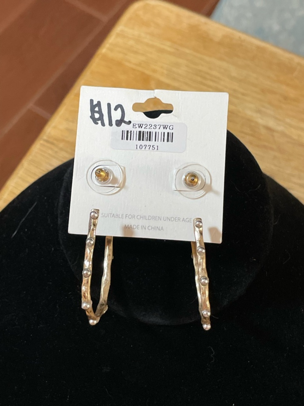 Oval hoop earring mix gold silver tone twig branch texture dots pierced 2 inch - Picture 9 of 11